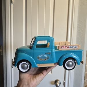 Honey Bee Acres Buzzby Farm Truck – Toy Vehicle